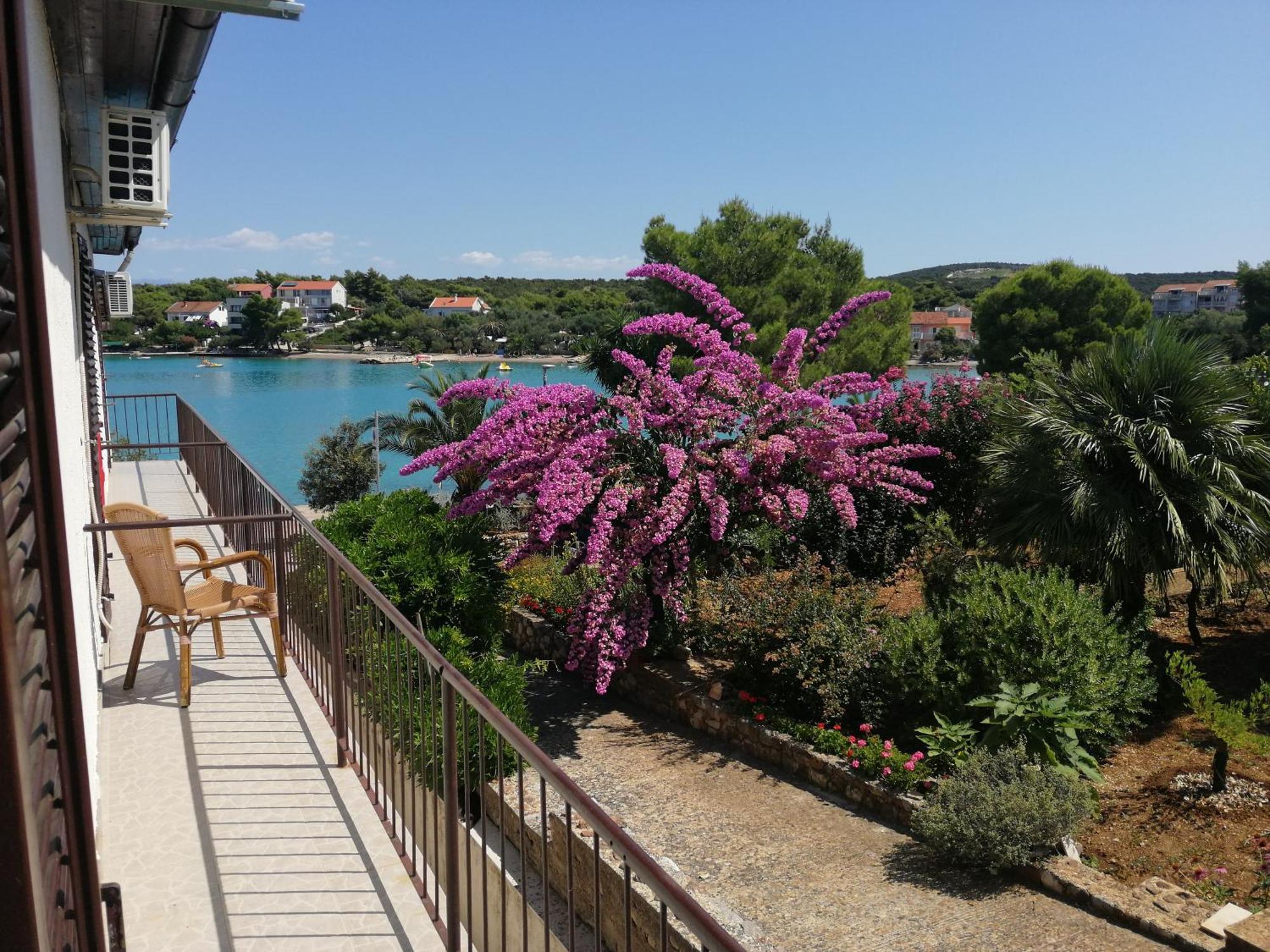 Trim Rooms And Apartments Lovište Εξωτερικό φωτογραφία